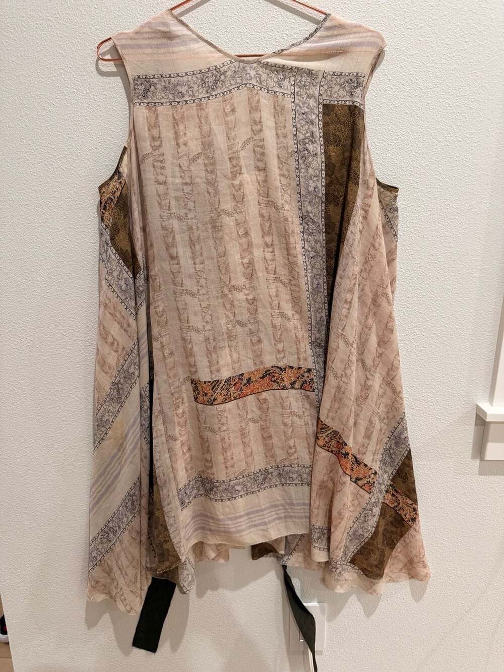 Gary Graham Women's Size 8 Silk Patchwork Sleeveless Tie-Back Top